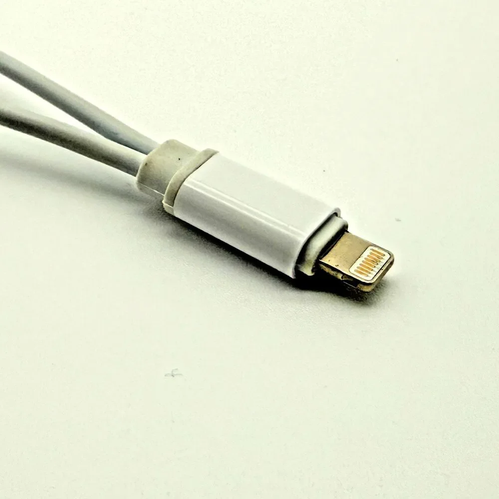 Lightning to 3.5mm Headphone Jack Adapter – Tested – White